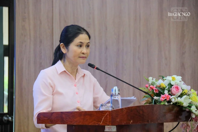 Bà Nguyễn Thu Hương phát biểu chúc mừng