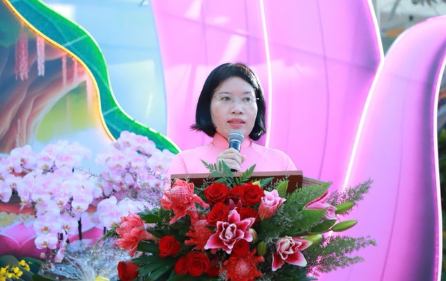 Bà Trần Thị Mai Lý phát biểu