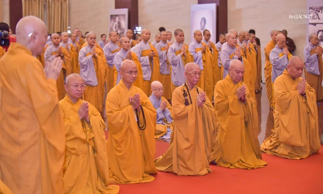 Đức Pháp chủ GHPGVN kêu gọi Tăng Ni phát tâm gìn giữ, bảo vệ xá-lợi Trái tim Bồ-tát Thích Quảng Đức ảnh 2