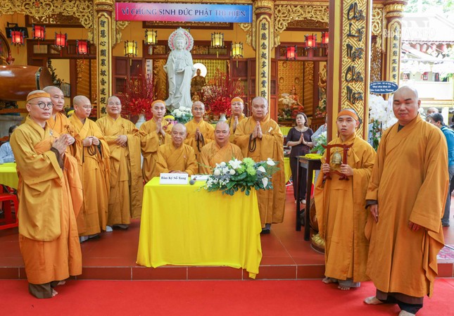 Ghi sổ tang lưu niệm