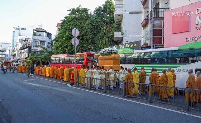 Hòa thượng Thích Thanh Sơn viên tịch vào lúc 8 giờ ngày 22-5-2025 (25-4-Ất Tỵ) tại chùa Khuông Việt; trụ thế 72 năm, 51 hạ lạp