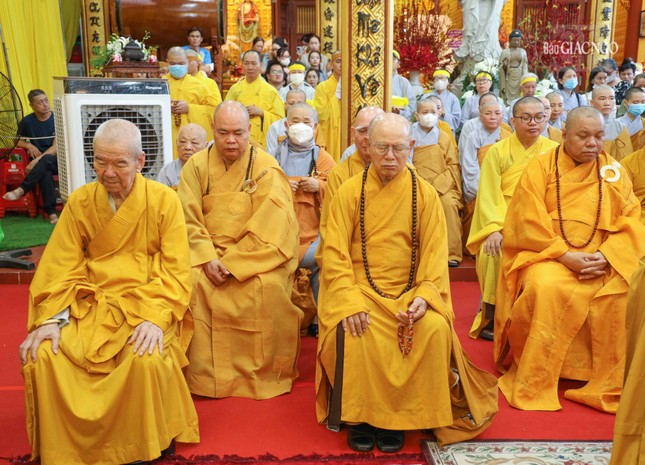 Chư tôn đức tham dự lễ truy niệm