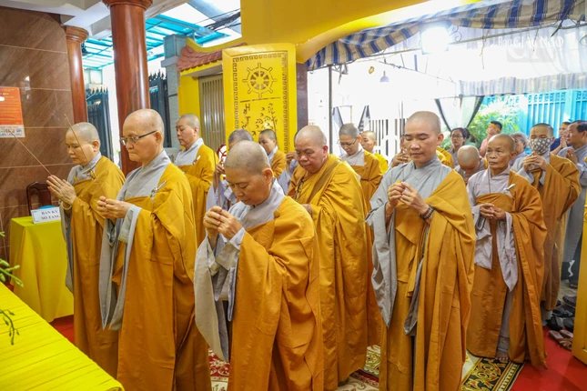 Nhất tâm cầu nguyện Giác linh Ni trưởng Thích nữ Như Tâm cao đăng thượng phẩm