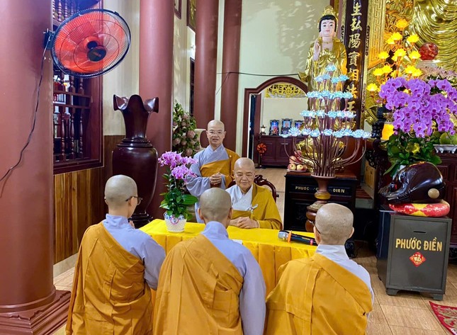 Chư Ni trường hạ chùa Từ Hạnh tác bạch thọ an cư Chư Ni trường hạ chùa Từ Hạnh tác bạch thọ an cư