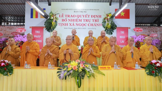 Chư tôn giáo phẩm chứng minh buổi lễ