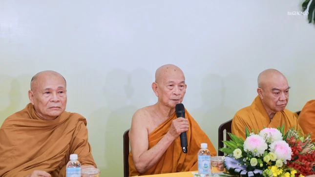 Trưởng lão Hòa thượng Thích Giác Giới huấn từ