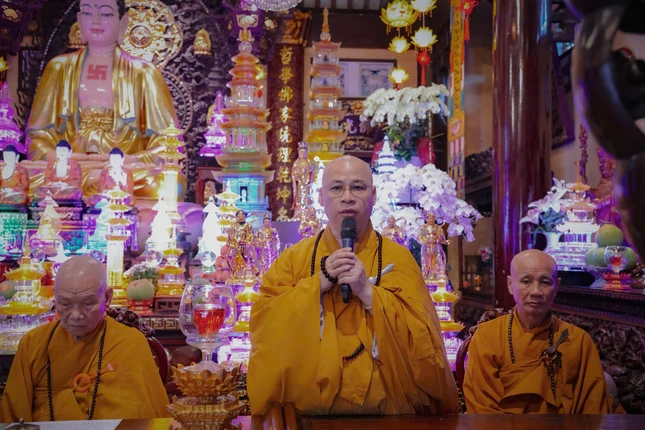 Thượng tọa Thích Minh Nhựt ban đạo từ