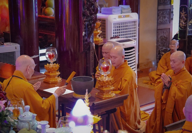 Chư Tăng tác pháp thọ an cư Chư Tăng tác pháp thọ an cư