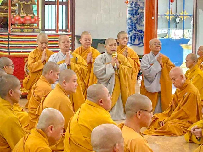 Chư Ni cầu pháp an cư, nương Đại Tăng tu học trong ba tháng hạ