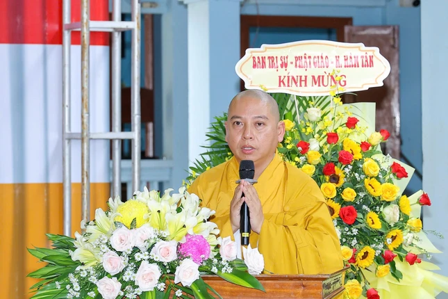 Đại đức Thích Quảng Pháp báo cáo công tác tổ chức khóa An cư kiết hạ tỉnh Bình Thuận Đại đức Thích Quảng Pháp báo cáo công tác tổ chức khóa An cư kiết hạ tỉnh Bình Thuận