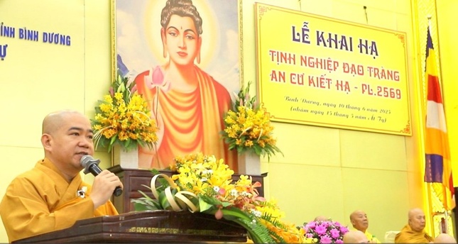 Đại đức Thích Thiện Hưng, Phó ban Trị sự, Trưởng ban Thông tin - Truyền thông Phật giáo tỉnh Bình Dương thông qua danh sách Ban Tổ chức trường hạ