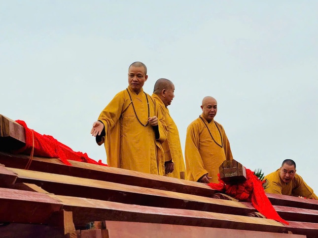 Thượng lương ngôi tổ đường chùa Thiện Hối Thượng lương ngôi tổ đường chùa Thiện Hối