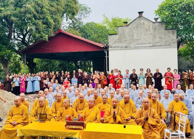 Chư tôn đức Tăng Ni, Phật tử tham dự Chư tôn đức Tăng Ni, Phật tử tham dự