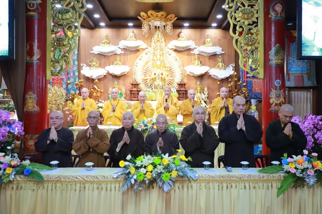 Niệm Phật cầu gia hộ