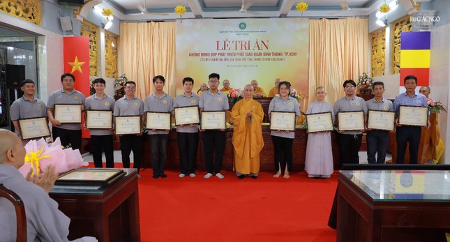 Tri ân tập thể, cá nhân đã đồng hành và đóng góp phát triển Phật giáo quận nhà kể từ khi thành lập đến tháng 6-2025