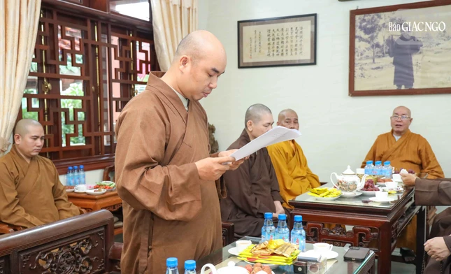 Đại đức Thích Quảng Hậu, Phó Thư ký, Chánh Văn phòng Ban Trị sự báo cáo quỹ hoạt động Ban Trị sự