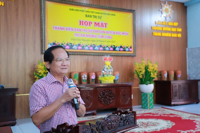 Ông Trần Văn Khuyên phát biểu