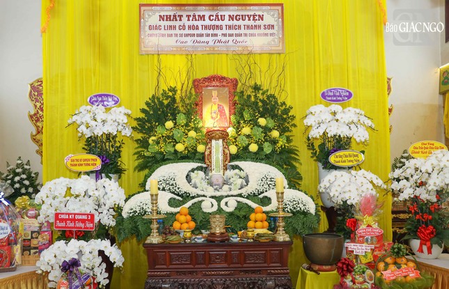 Giác linh đài Hòa thượng Thích Thanh Sơn