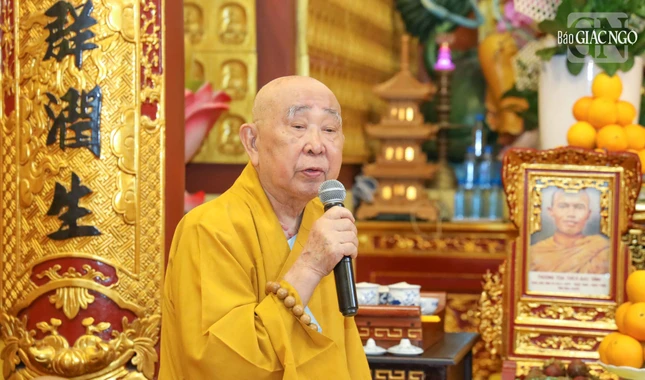 Trưởng lão Hòa thượng Thích Như Tín ban đạo từ Trưởng lão Hòa thượng Thích Như Tín ban đạo từ