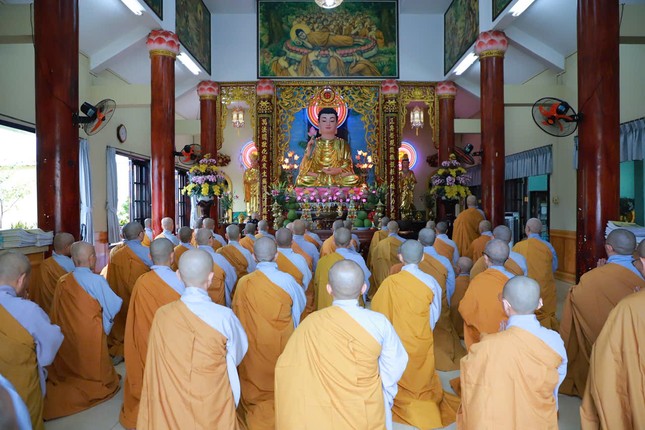 Ni viện Phước Long có 102 hành giả an cư, gồm 58 vị nội thiền và 44 vị ngoại thiền Ni viện Phước Long có 102 hành giả an cư, gồm 58 vị nội thiền và 44 vị ngoại thiền