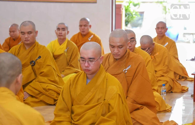 Nhất tâm thính giới