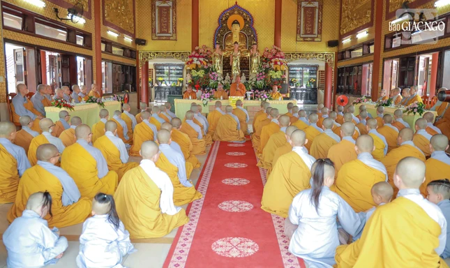 Hòa thượng Thích Giác Pháp chỉ dạy chư Ni nương theo công hạnh các bậc tiền bối tu học