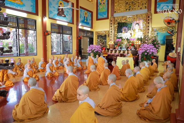 Ni trưởng Thích nữ Hạnh Tịnh thuyết giới Thức-xoa-ma-na