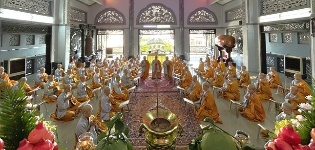 Đây là kỳ Bố-tát tập trung cuối cùng của chư Tăng Ni trong mùa An cư kiết hạ Phật lịch 2569 Đây là kỳ Bố-tát tập trung cuối cùng của chư Tăng Ni trong mùa An cư kiết hạ Phật lịch 2569