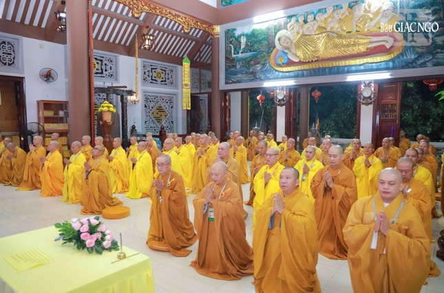 Đại chúng chí thành phát lồ sám hối