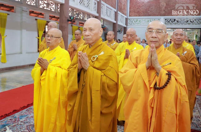 Chư vị Trưởng lão, Hòa thượng trong lễ tiên thường Chư vị Trưởng lão, Hòa thượng trong lễ tiên thường