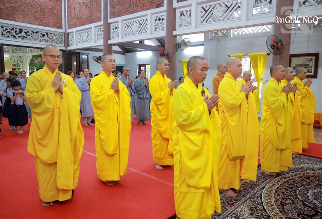 Chư Tăng tu học tại Vạn Hạnh Chư Tăng tu học tại Vạn Hạnh