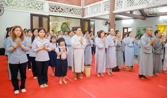 Sáng mai 8-9, lúc 9 giờ 30 tại thiền viện Vạn Hạnh, môn phái tổ đình Tường Vân và môn đồ pháp quyến sẽ trang nghiêm tổ chức Lễ tưởng niệm 13 năm cố Trưởng lão Hòa thượng Thích Minh Châu viên tịch