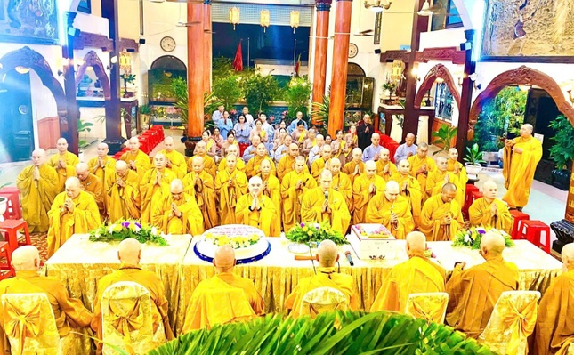 Tăng chúng chùa Phổ Quang tác bạch khánh tuế chư tôn đức Ban Chức sự hạ trường Tăng chúng chùa Phổ Quang tác bạch khánh tuế chư tôn đức Ban Chức sự hạ trường