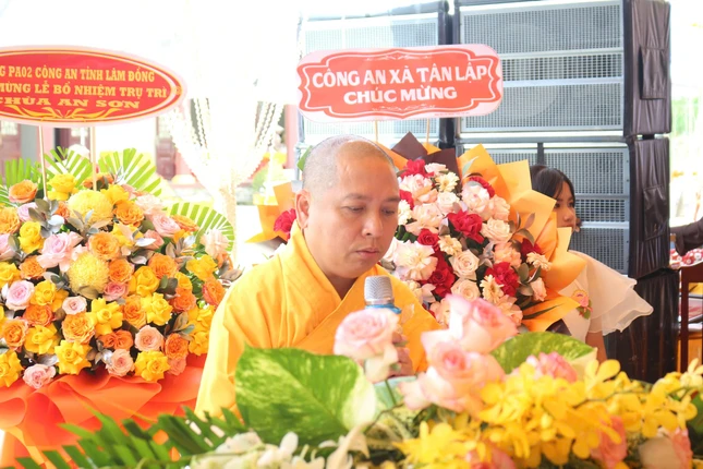 Đại đức Thích Quảng Pháp công bố quyết định bổ nhiệm trụ trì chùa An Sơn Đại đức Thích Quảng Pháp công bố quyết định bổ nhiệm trụ trì chùa An Sơn