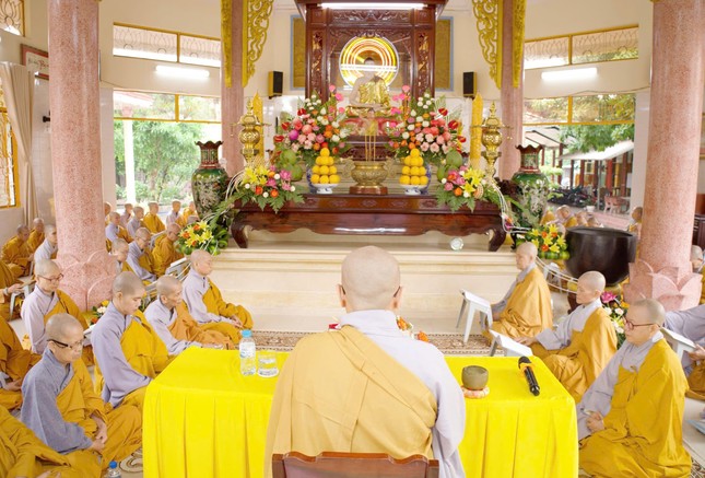 Chư Ni trú xứ các xã Hóc Môn, Bà Điểm, Đông Thạnh và Xuân Thới Sơn tập trung Bố-tát mỗi tháng 2 kỳ vào ngày mùng 2 và 16 ÂL Chư Ni trú xứ các xã Hóc Môn, Bà Điểm, Đông Thạnh và Xuân Thới Sơn tập trung Bố-tát mỗi tháng 2 kỳ vào ngày mùng 2 và 16 ÂL