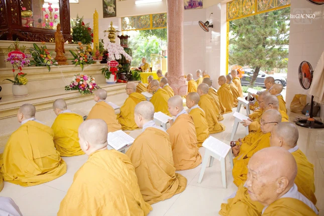 Đây là dịp để chư tôn đức họp mặt chia sẻ việc tu tập và các hoạt động Phật sự Đây là dịp để chư tôn đức họp mặt chia sẻ việc tu tập và các hoạt động Phật sự