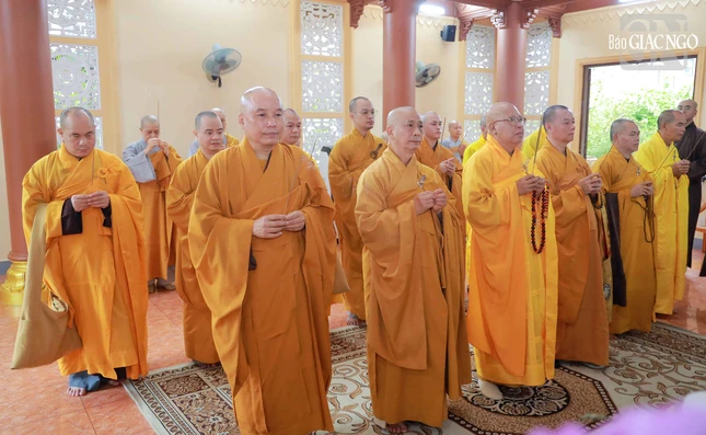 Chư tôn đức các tự viện tại TP.HCM thành kính tưởng niệm Chư tôn đức các tự viện tại TP.HCM thành kính tưởng niệm