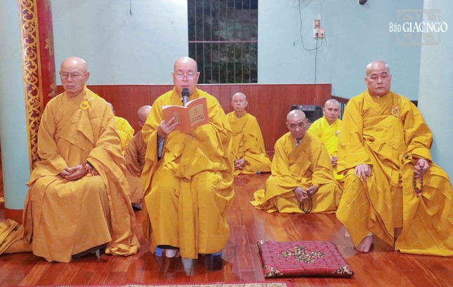 Thượng tọa Thích Đạt Đức tụng bài tựa Giới kinh Thượng tọa Thích Đạt Đức tụng bài tựa Giới kinh