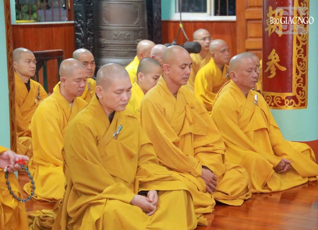 Nhất tâm thính giới Nhất tâm thính giới