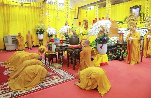 Thành kính đảnh lễ