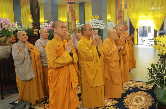 Chư Tăng Ni trên địa bàn Q.4 cũ tưởng niệm