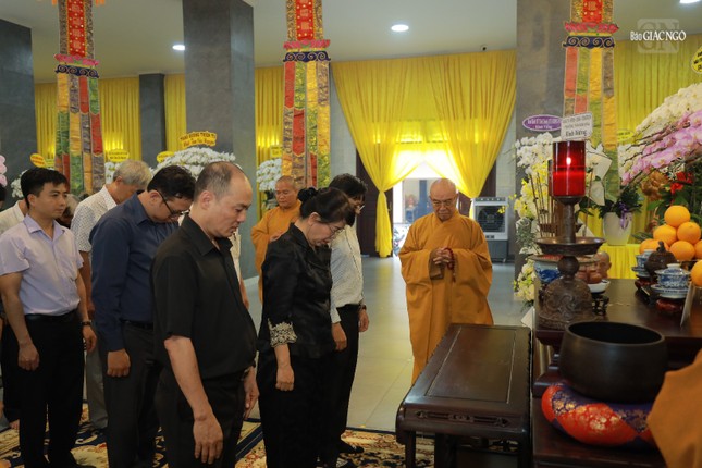 Lãnh đạo chính quyền phường Tân Sơn Hòa tưởng niệm Trưởng lão Hòa thượng Thích Thiện Tánh Lãnh đạo chính quyền phường Tân Sơn Hòa tưởng niệm Trưởng lão Hòa thượng Thích Thiện Tánh