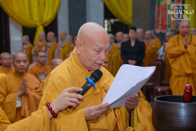 Trưởng lão Hòa thượng Thích Thiện Nhơn dâng lời tưởng niệm của Trung ương GHPGVN