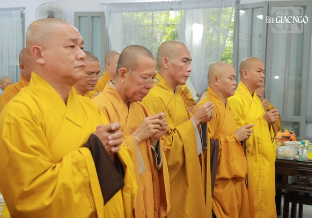 Chư tôn đức tưởng niệm