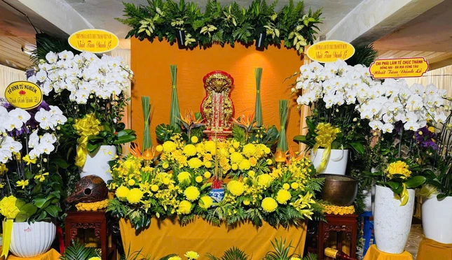 Giác linh đường Trưởng lão Hòa thượng Thích Giải Kinh tại chùa Viên Quang