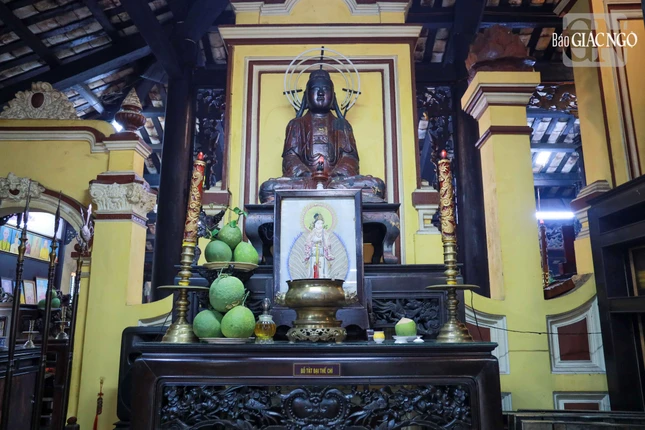 Tượng Bồ-tát Đại Thế Chí