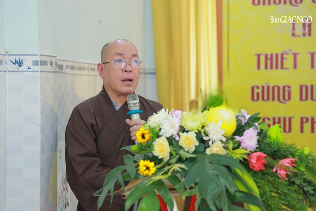 Thượng tọa Thích Đạt Đức phát biểu khai mạc Thượng tọa Thích Đạt Đức phát biểu khai mạc
