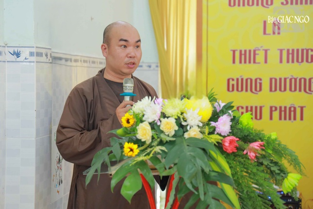 Đại đức Thích Quảng Hậu báo cáo tổng kết Đại đức Thích Quảng Hậu báo cáo tổng kết