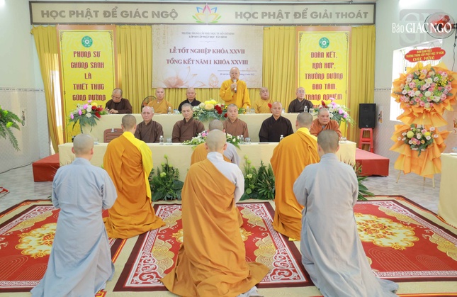 Hòa thượng Thích Viên Giác ban đạo từ Hòa thượng Thích Viên Giác ban đạo từ