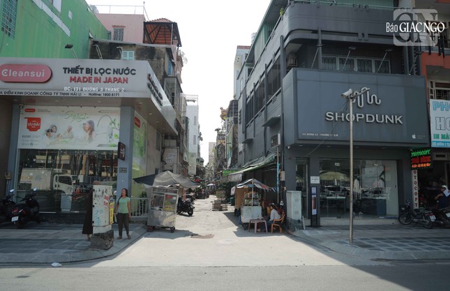 Tại đầu hẻm 131 đường Ba tháng Hai không có bảng hiệu chùa Khánh Anh